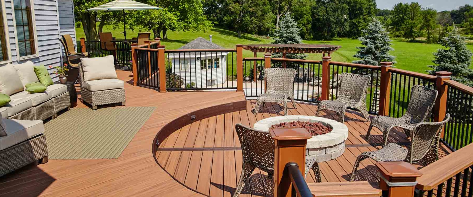 Transform Your Outdoor Space with a Beautiful Deck